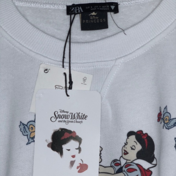 Zara Snow White Disney Sweatshirt - Picture 10 of 11